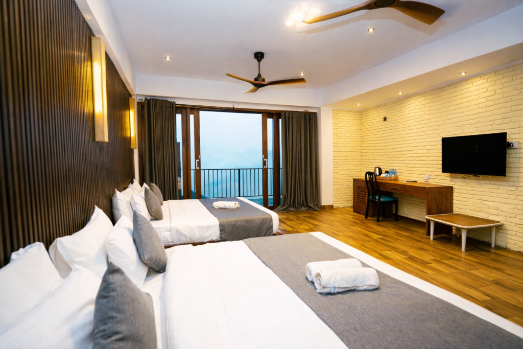 Superior Family Room thumbnail 14