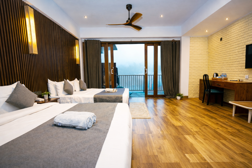 Superior Family Room thumbnail 5