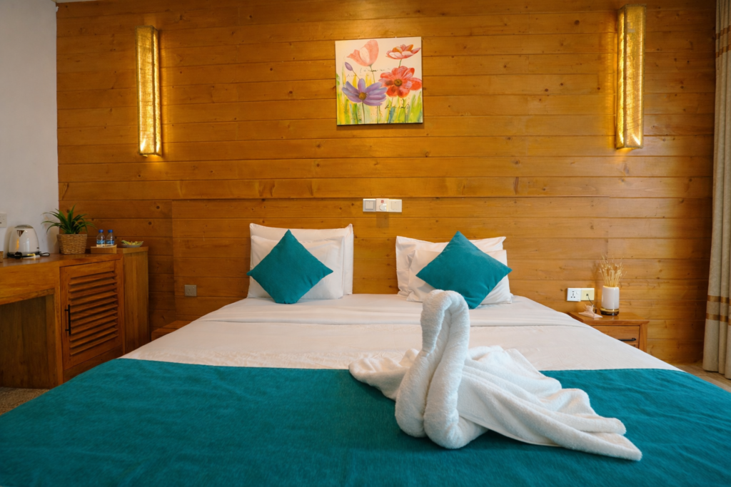 Deluxe Double Room thumbnail 3