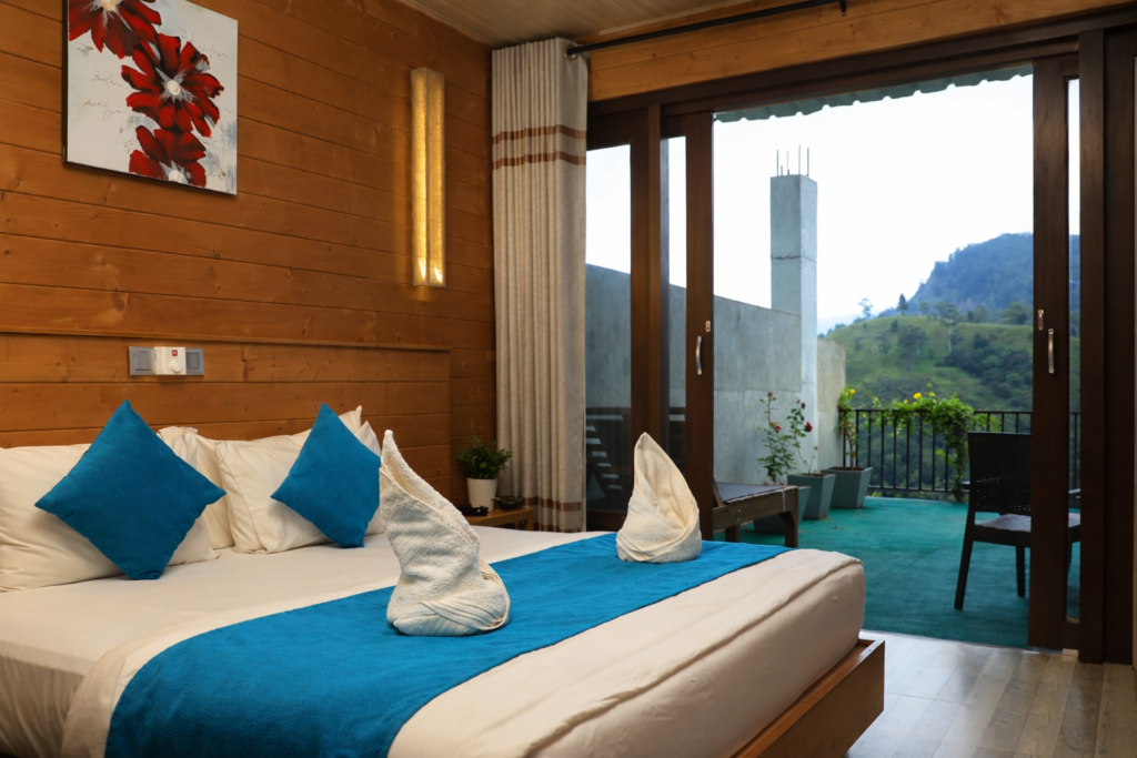 Deluxe Double Room thumbnail 4