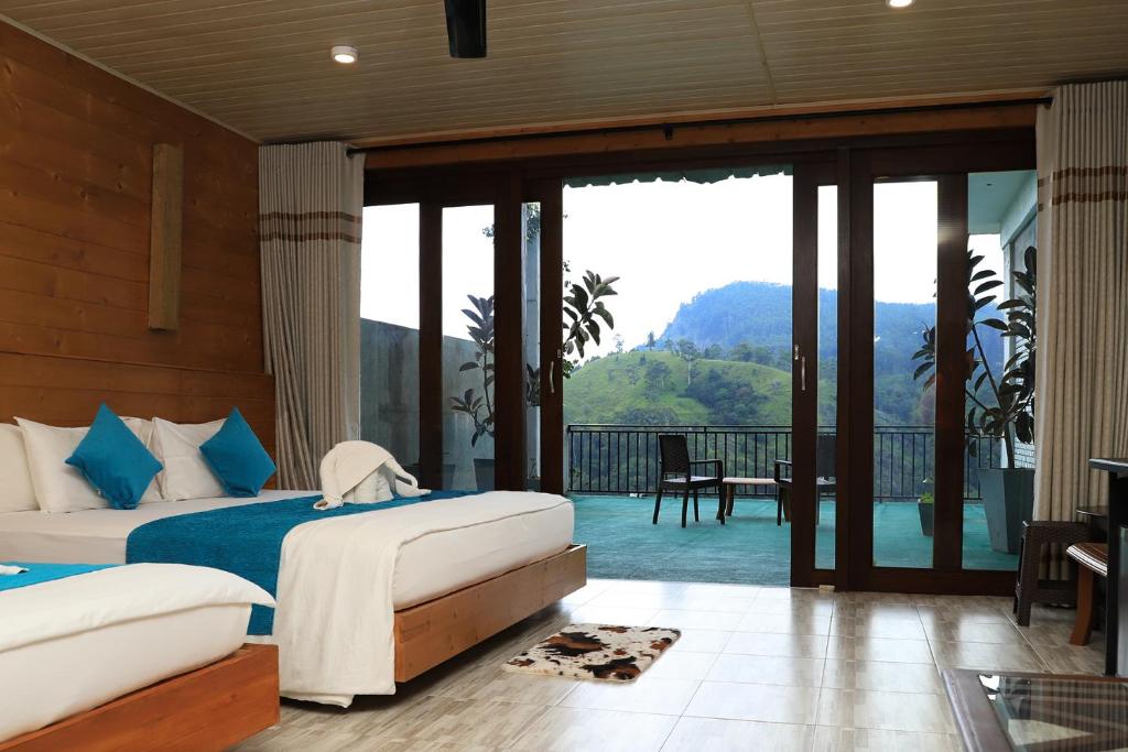 Deluxe Triple Room thumbnail 4