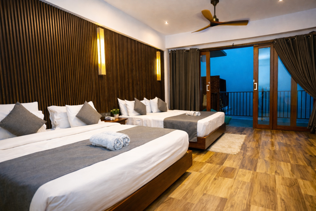 Superior Family Room thumbnail 10